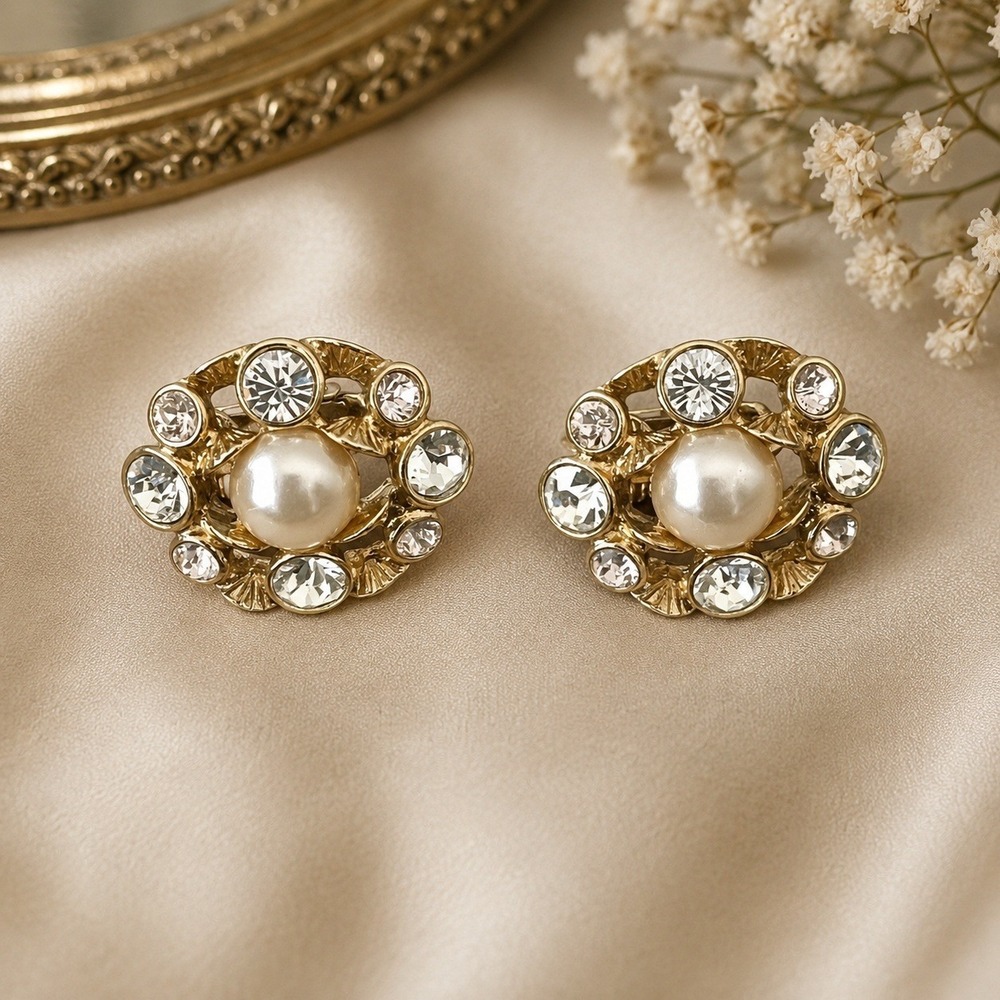 Givenchy Earrings Faux Pearl Rhinestones Halo Gold Tone Clip-On Studs Vintage - Picture 1 of 9